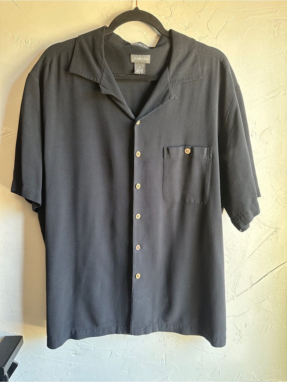 St John’s Bay XL Black Silk Camp Collar Shirt 90s Minimalist Vacation Resort XL